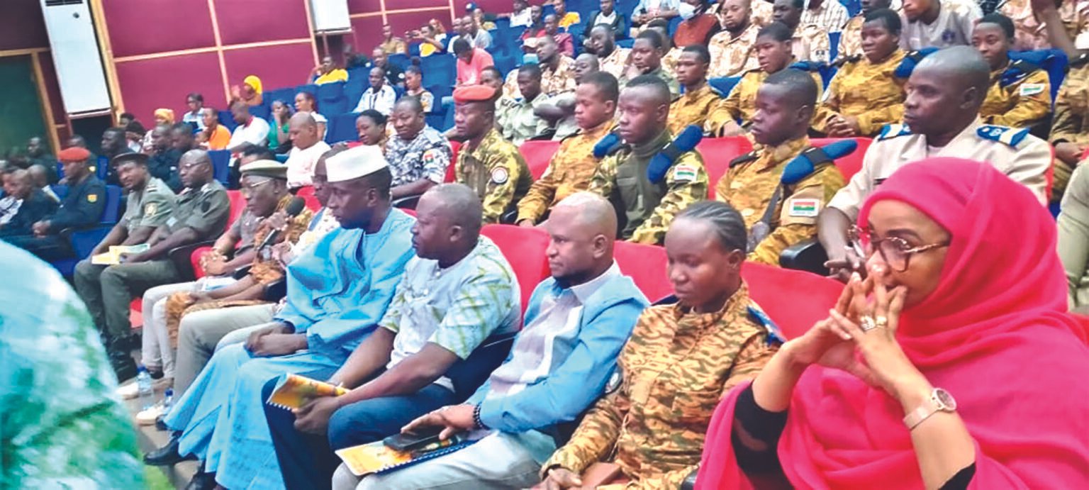 « AES engagée »: la mélodie galvanisatrice des artistes FDS