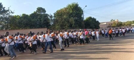 Marche solidaire et sportive de la Fondation Orange Burkina Faso : Un engagement renouvelé contre les cancers féminins