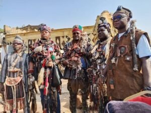 Images de la cité : L’ancien ministre de la santé, le Pr Charlemagne Ouédraogo se pose en ambassadeur du NABASGA et de la culture burkinabè