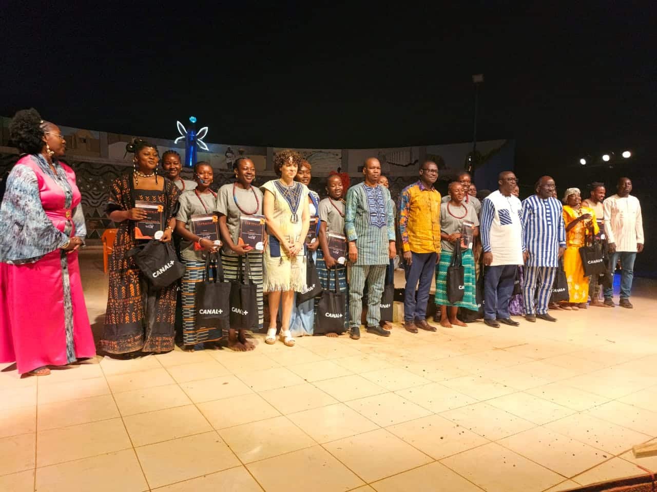 Acteurs et réalisatrices réunis au Musée national pour célébrer la fin de sept mois de formation