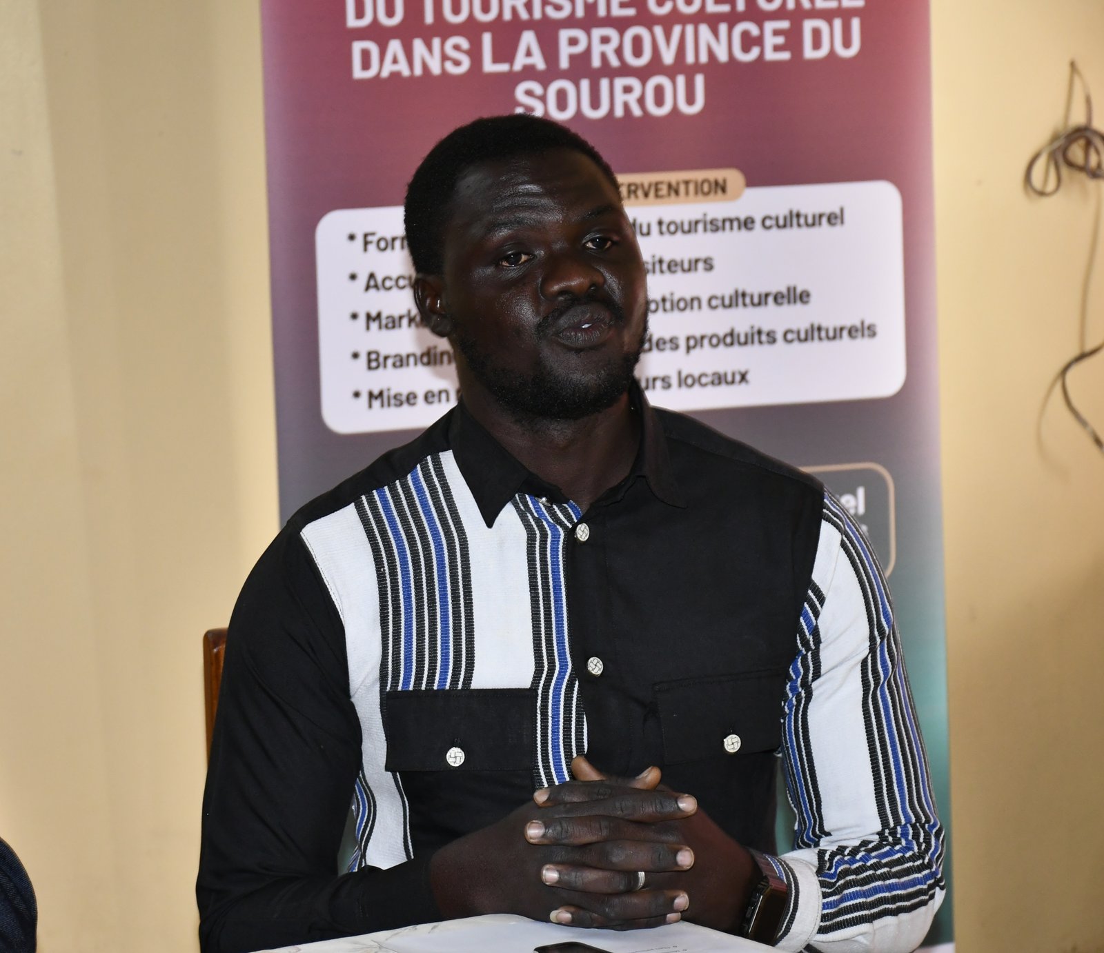 Drabo Assimi, Président de l’APCS, expliquant les enjeux du branding et du marketing digital pour la province du Sourou