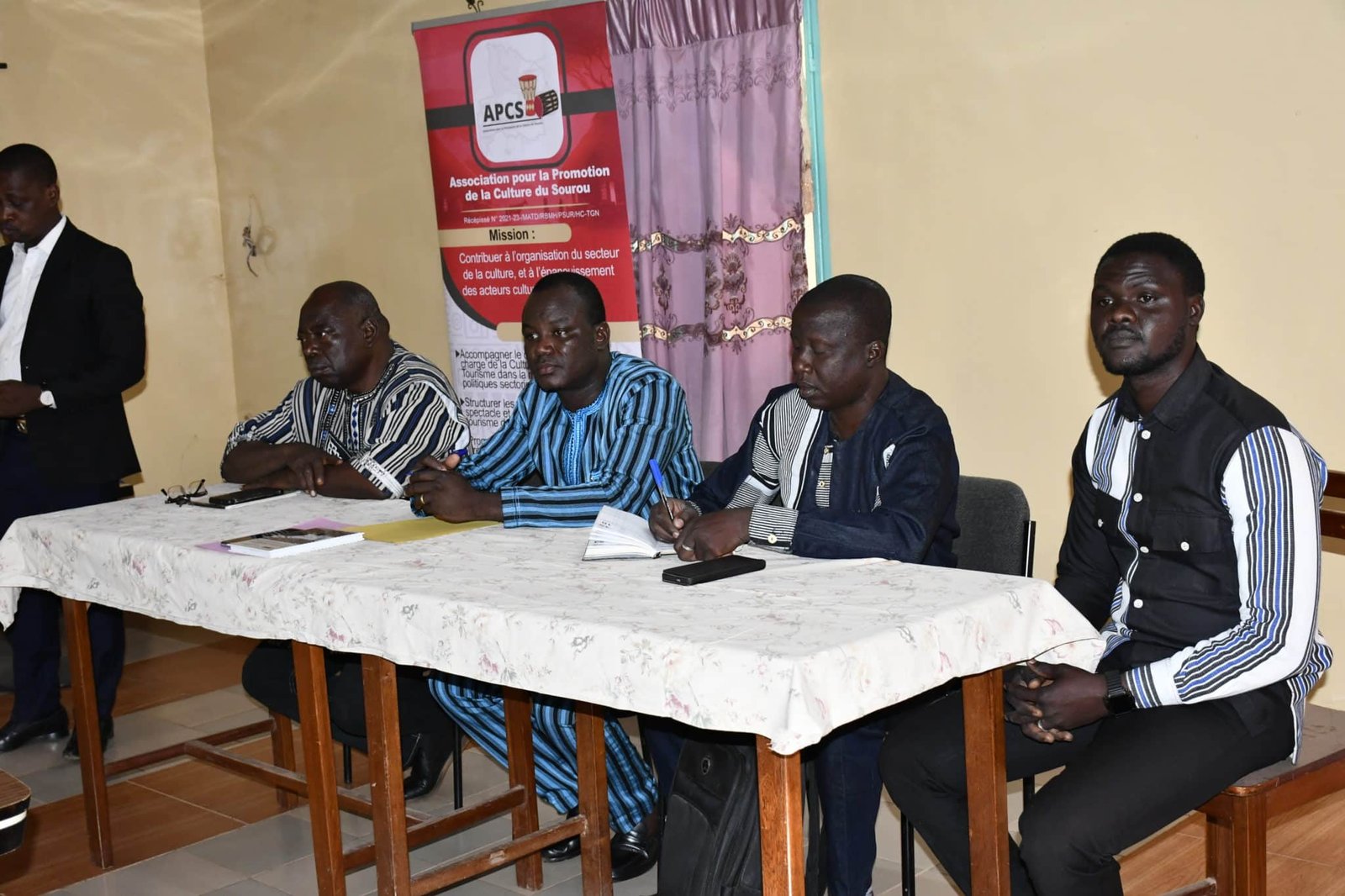 Les autorités provinciales marquent leur soutien à l’initiative, soulignant la culture comme levier de résilience